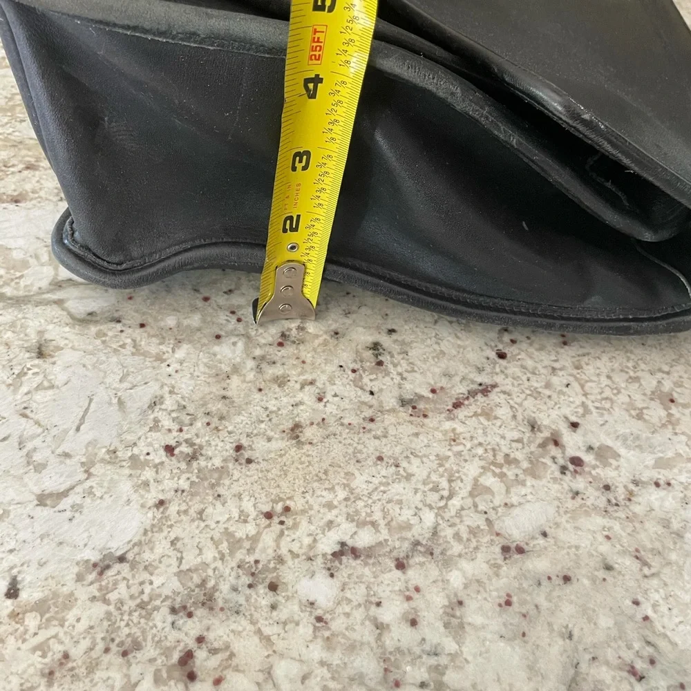 Vintage COACH leather messenger bag
